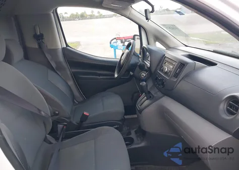 2015 Nissan Nv200 2.5S z USA, uszkodzony, nr VIN 3N6CM0KN9FK727680